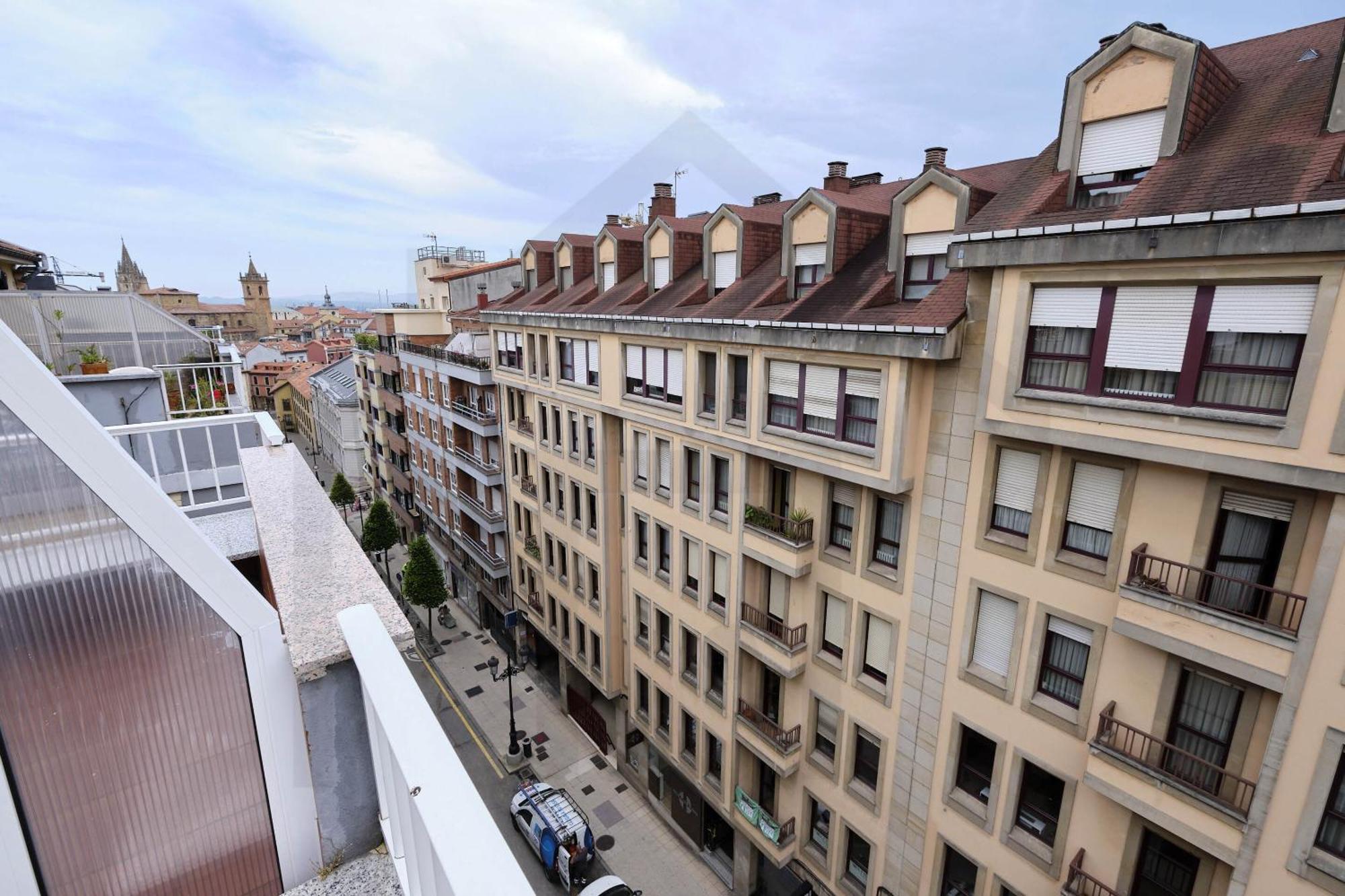 Atico Quintana I - Con Terraza, Vistas A La Ciudad, En El Centro, Con Wifi Y Garaje Apartment Oviedo Luaran gambar
